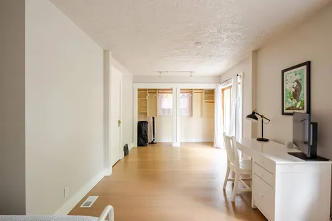 Bedroom 1 — Manito Bungalow