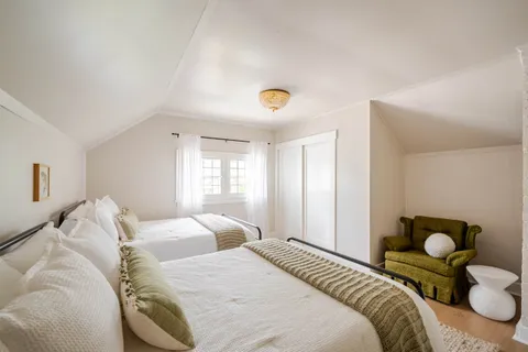 Bedroom 3 — Manito Bungalow