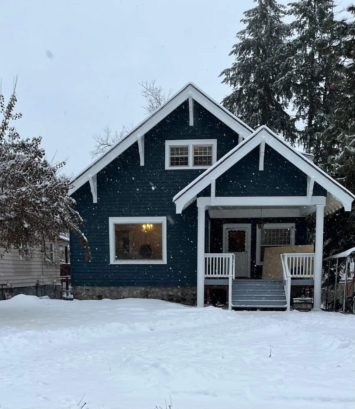 The bungalow in winter — cozy in every season