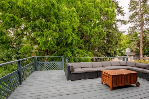 Exterior — Manito Bungalow