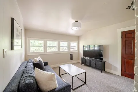 Living room 2 — Manito Bungalow